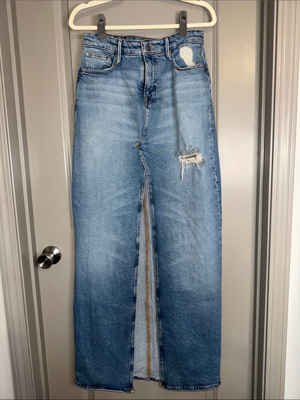 🩷 Good American - Good Ease - High-Rise Split-Front Denim Skirt - 2/26 - Picture 4 of 8